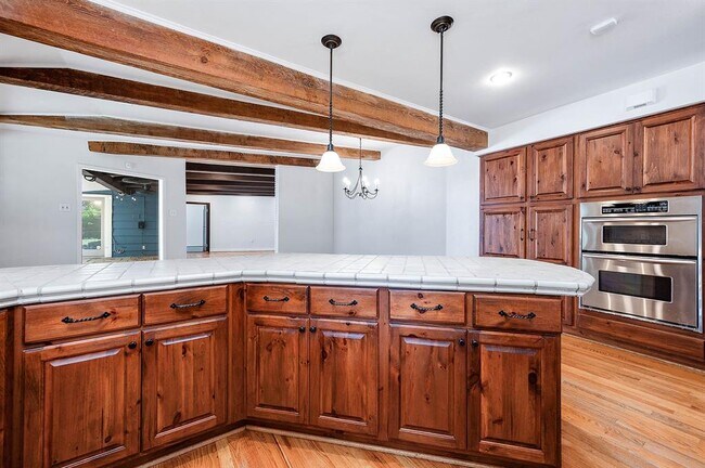 Building Photo - 6825 Bellgreen Dr