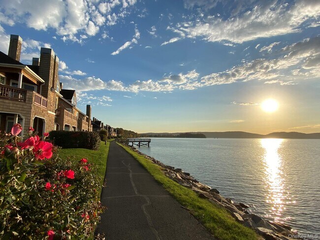 Building Photo - 1309 Half Moon Bay Dr