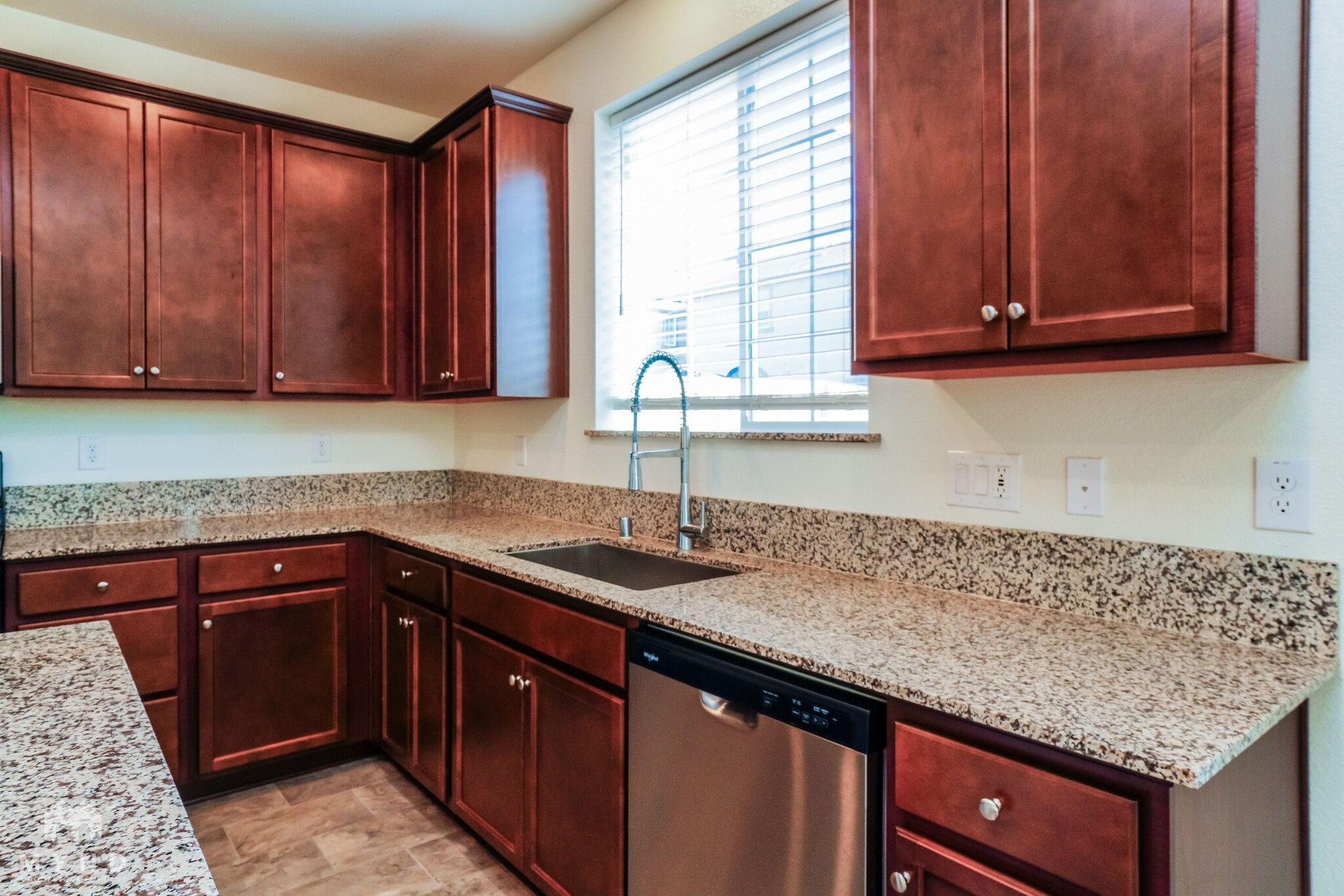 Building Photo - 676 Rosedale Wy