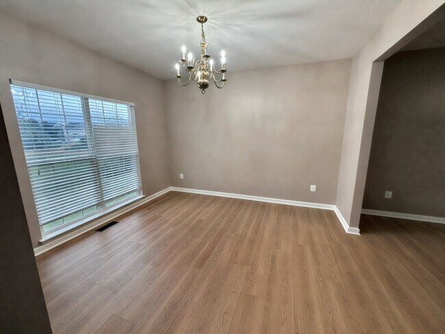 Building Photo - 15024 Burgandine Ave