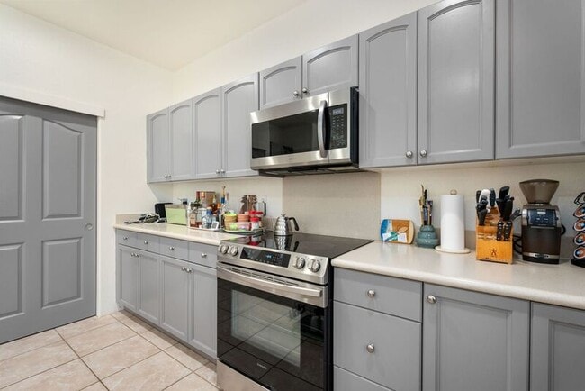Building Photo - 95-212 Haalilo Place