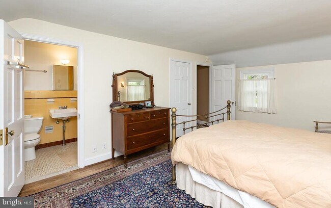 Building Photo - 515 Manor Rd