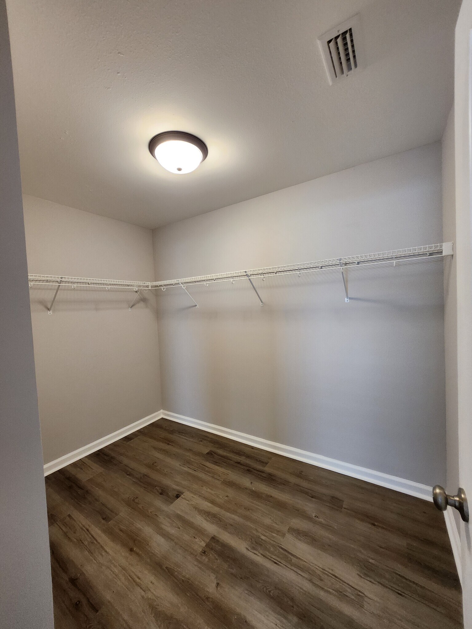 Building Photo - 3607 Meadow Vista Ln