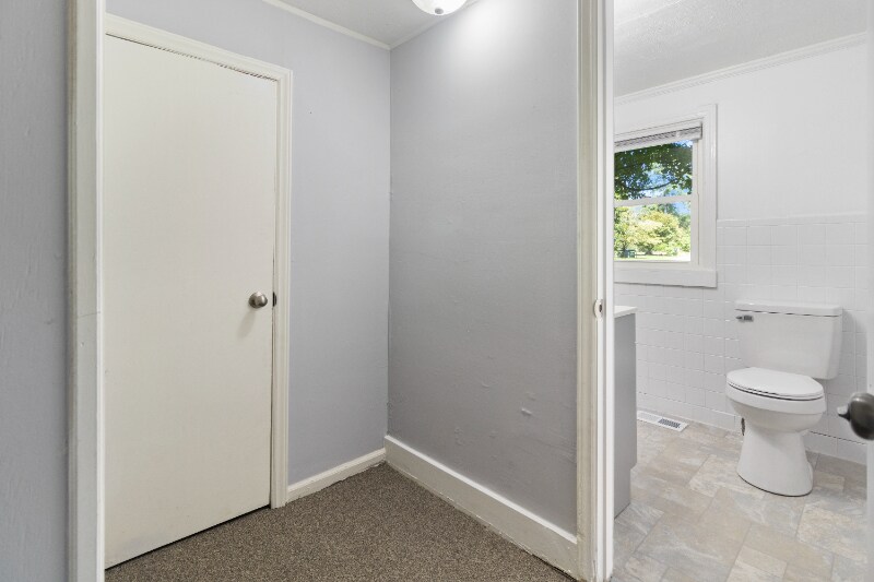 Building Photo - 3915 Glenridge Rd