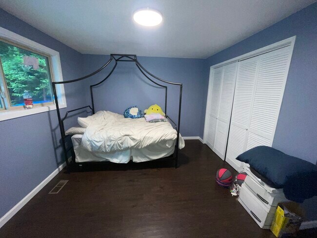 Building Photo - 5002 95th Ave W