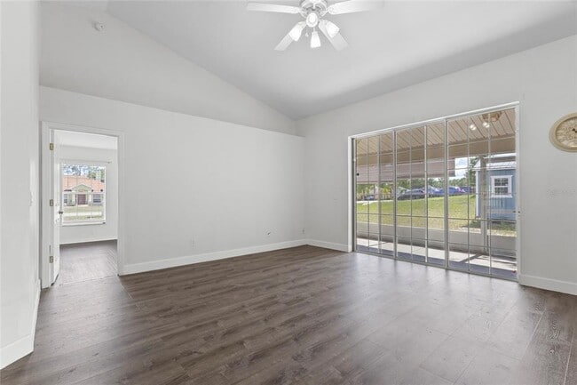 Building Photo - 11490 SW 46th Ave