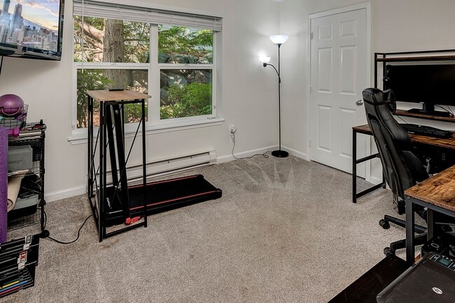 Building Photo - 3 Bed/ 2.75 Bath Townhome in Lynwood