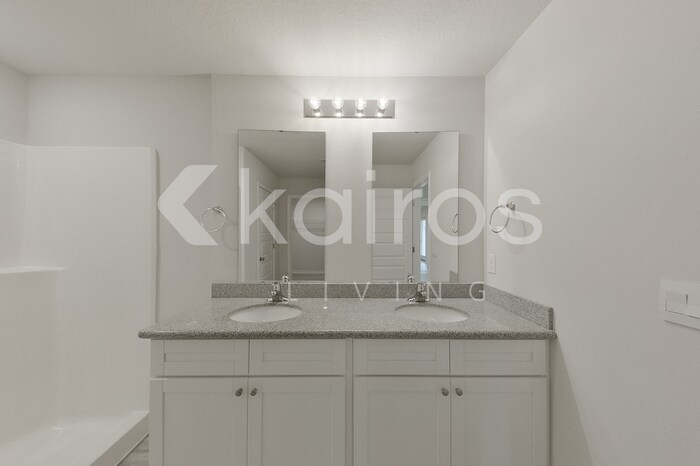 Building Photo - 4648 Malay Cir