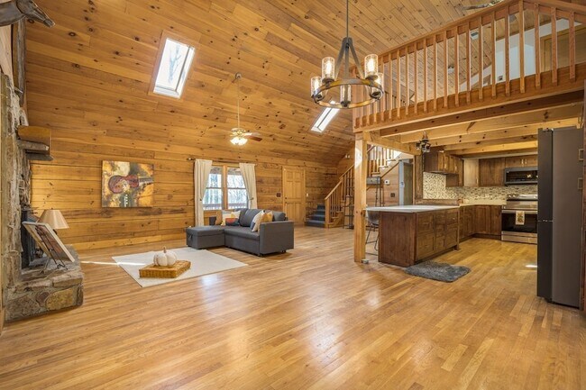 Building Photo - 1762 Burke Hollow Rd