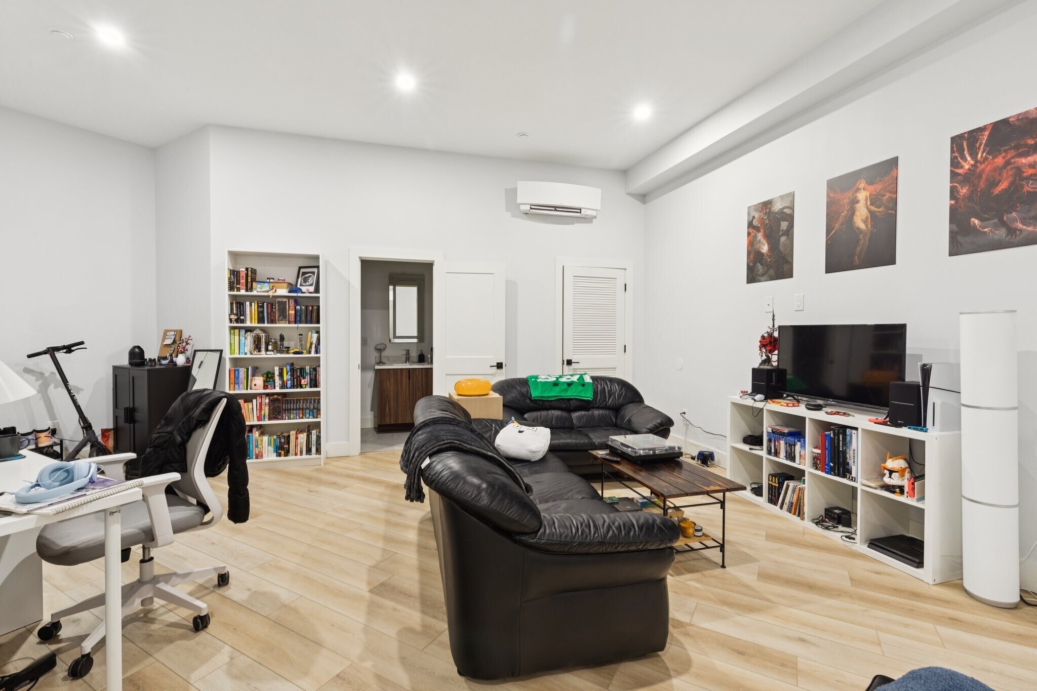 Building Photo - 3849 Lancaster Ave