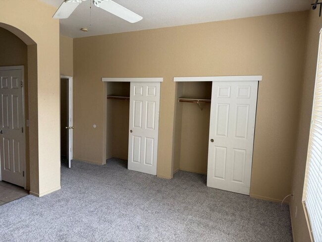 Building Photo - Modern 3 Bedroom One Story Dixon *STAR REN...