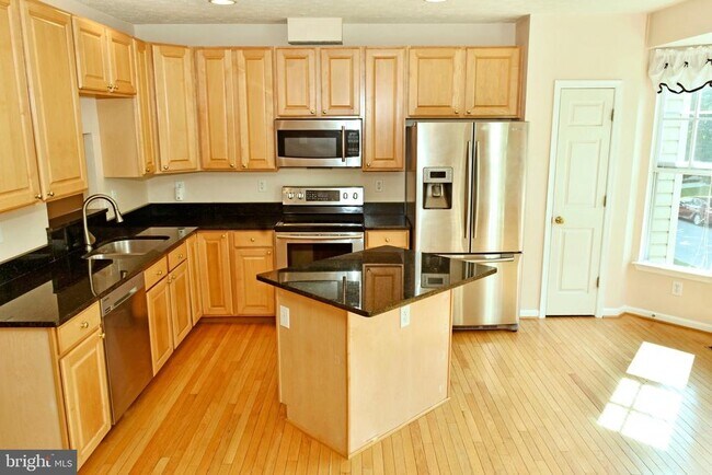 Building Photo - 7005 Cradlerock Farm Ct