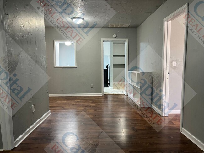 Building Photo - Home Sweet Home