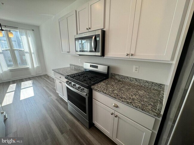 Building Photo - 417 Gillespie Dr