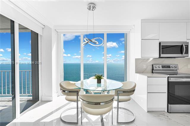 Building Photo - 881 Ocean Dr