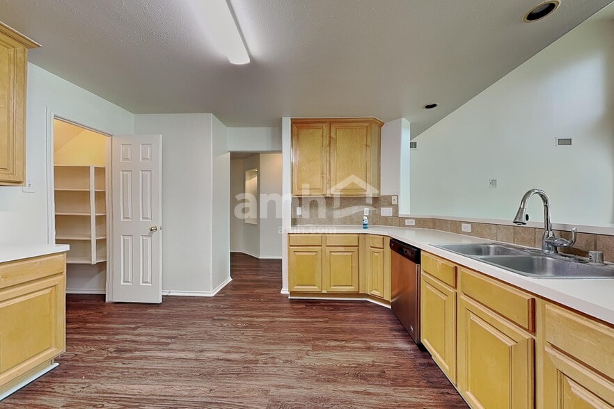 Building Photo - 14750 Autumn Glen Ct