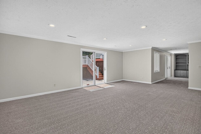 Building Photo - 4817 Torrey Pines Ct