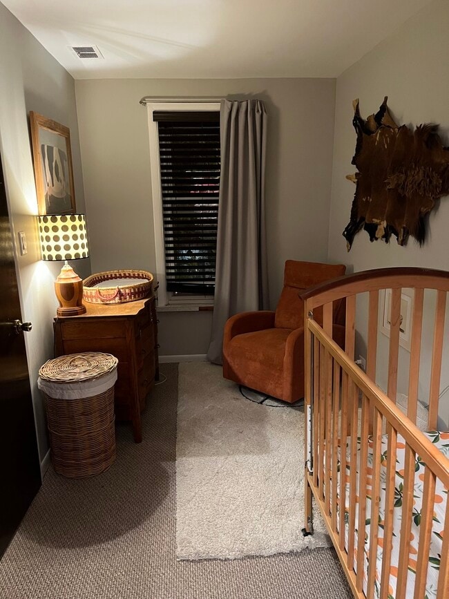 Building Photo - 4128 N Lincoln Ave