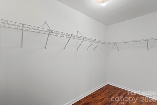Building Photo - 11022 Garden Oaks Ln