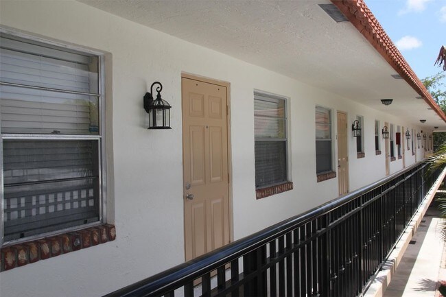 Building Photo - 6630 SW 39th Street B4
