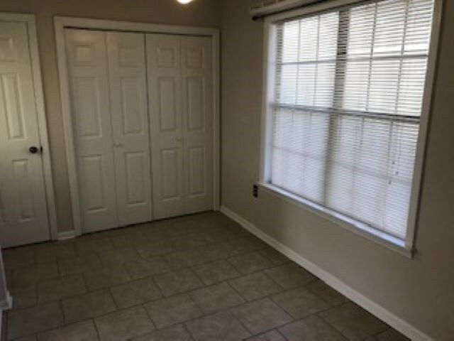 Building Photo - 3219 Elmore Park Rd