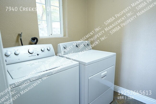 Building Photo - 7940 Creekside Dr