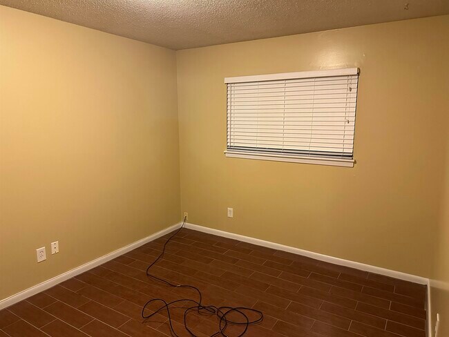 Building Photo - 2869 Knightway Cove