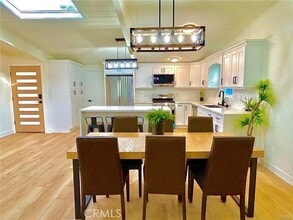 Building Photo - 821 N Mountain View Pl