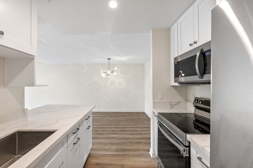 Building Photo - 7742 Redlands St