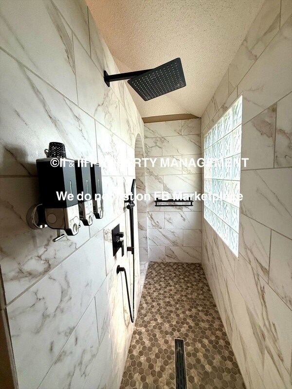 Building Photo - 9103 W 131st Pl