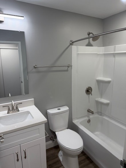 Building Photo - 6801 Cheviot Rd