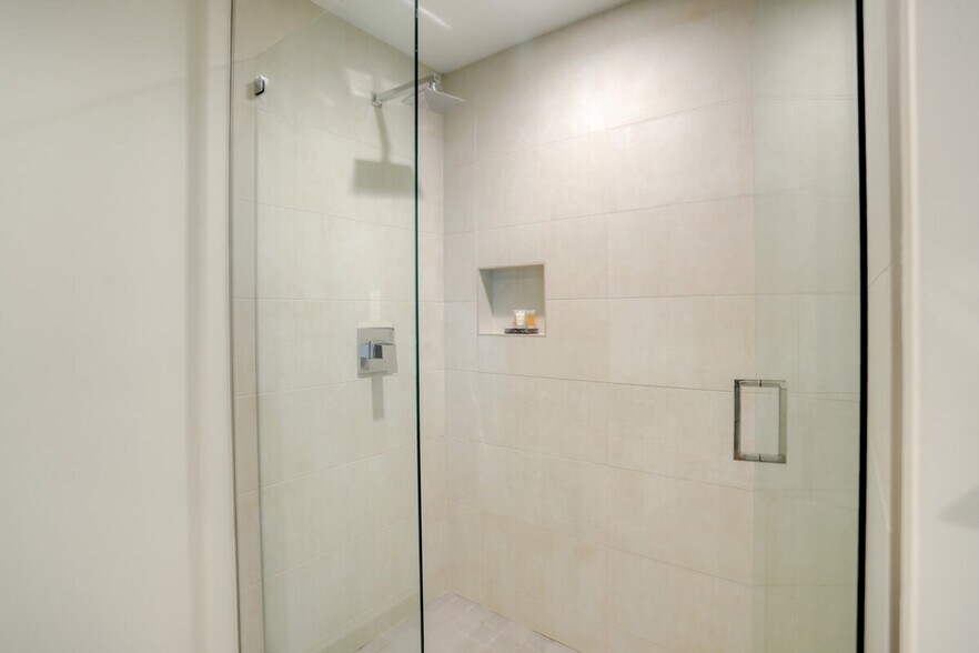 Building Photo - 345 Indiana St