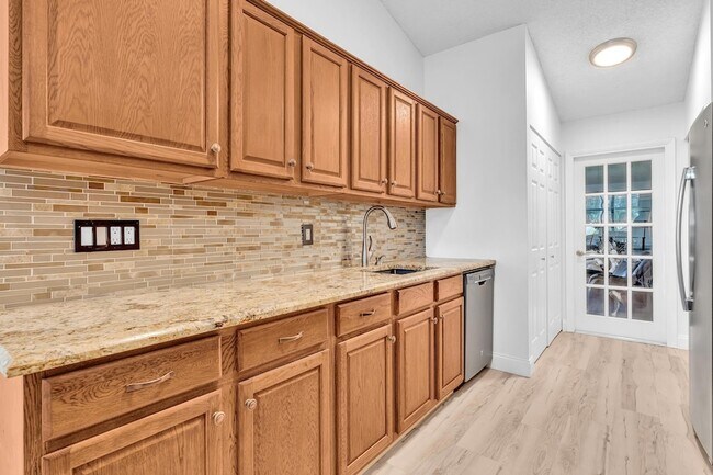 Building Photo - 8099 Cassia Dr