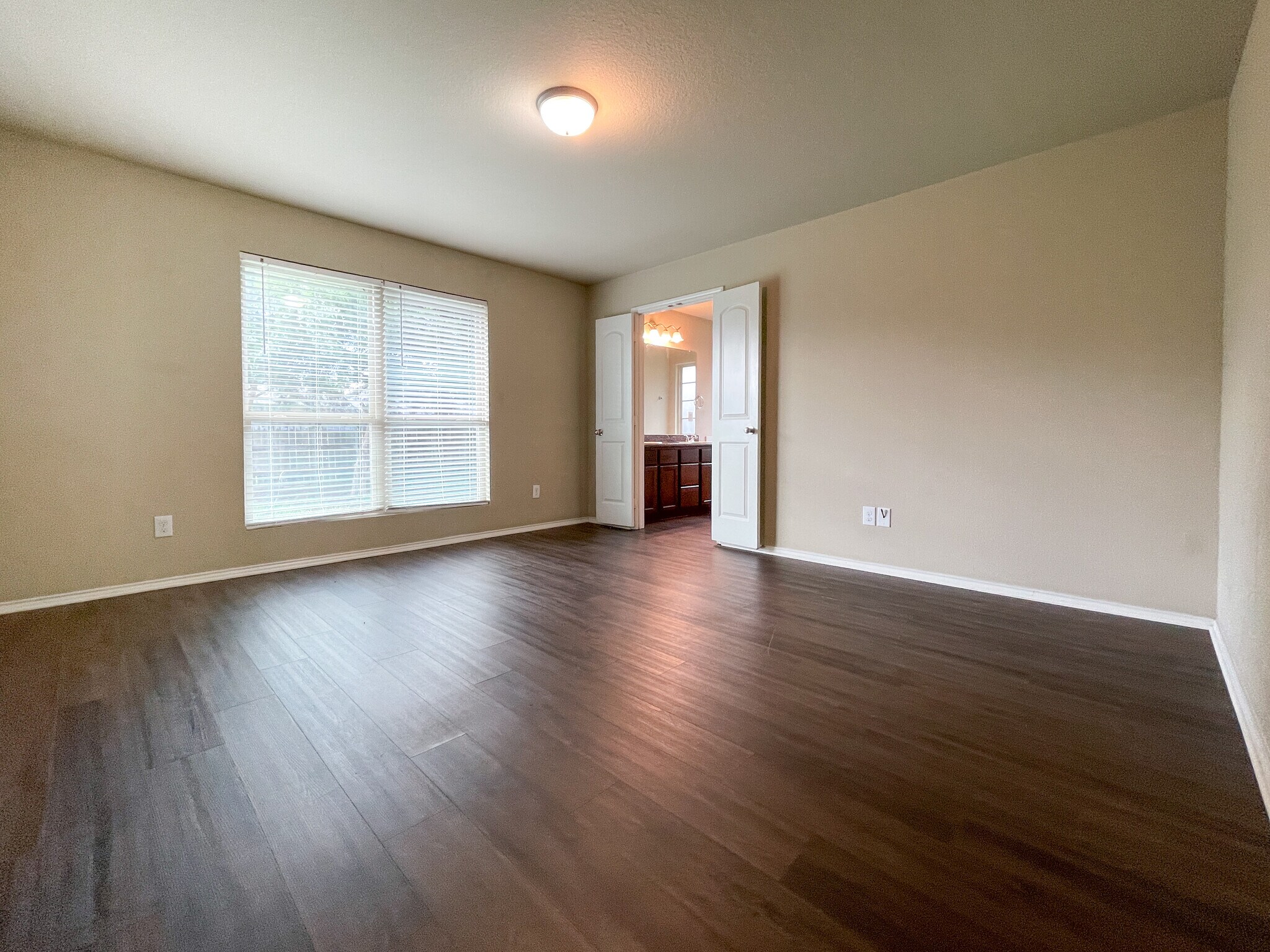 Building Photo - 10304 Walley Way