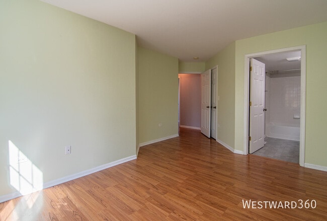 Building Photo - 2835 Rutland Cir