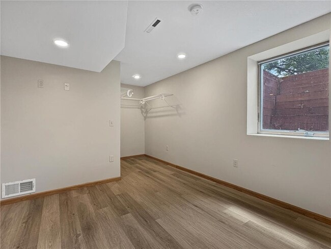 Building Photo - 5801 W 99th St