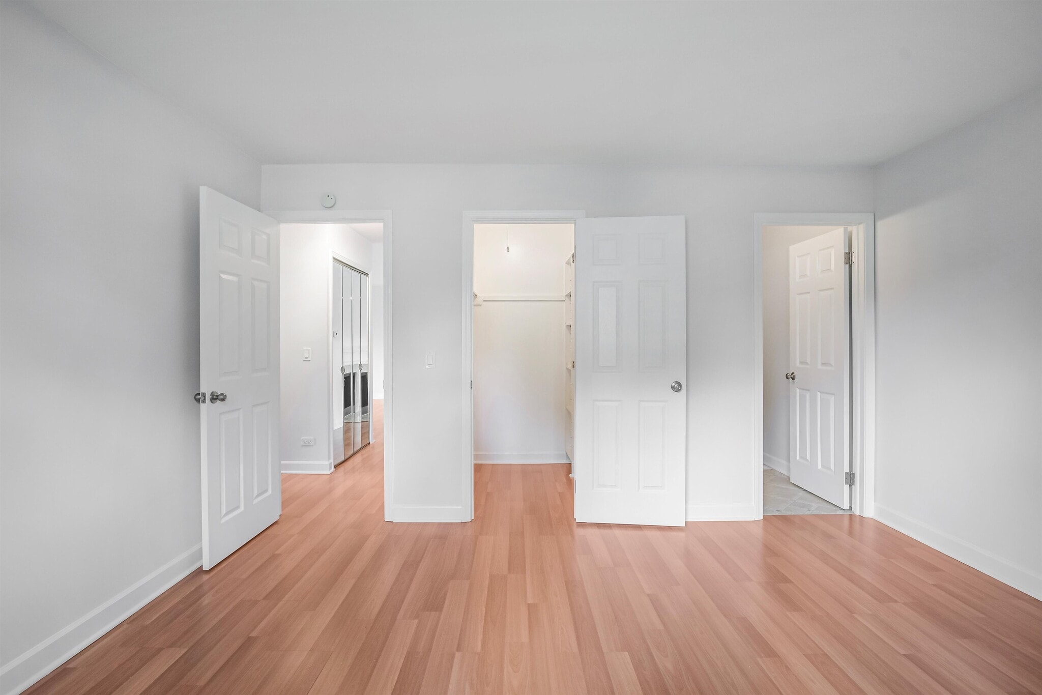 Building Photo - 697 Oakmont Ln