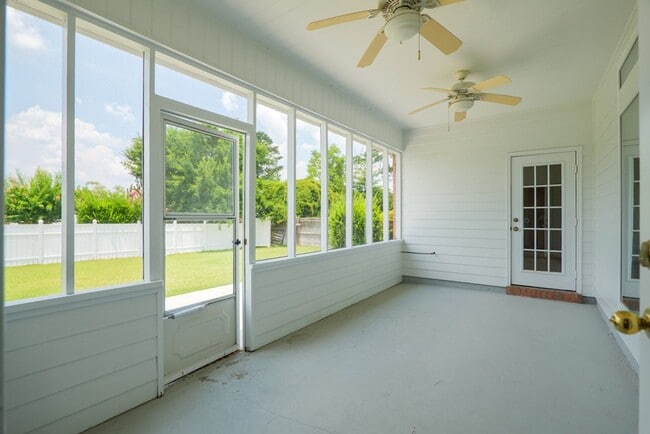 Building Photo - Gorgeous 4 bedroom in Arbor Run S/D