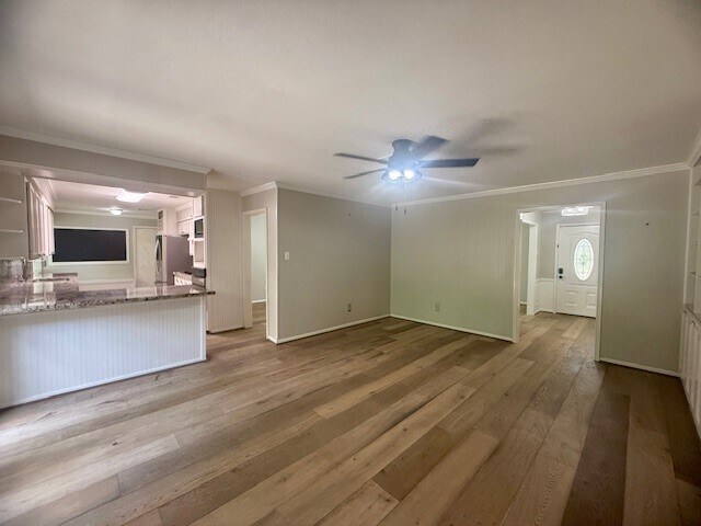 Building Photo - 5019 Oak Forest Dr