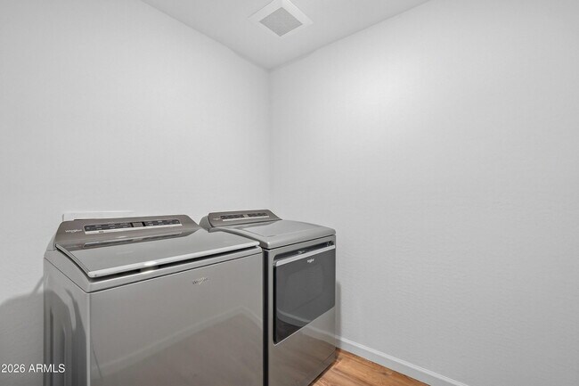 Building Photo - 1796 W Laguna Dr