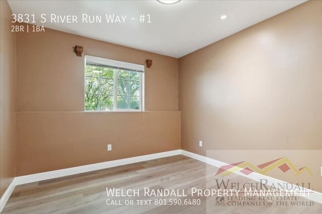 Building Photo - 3831 S River Run Wy