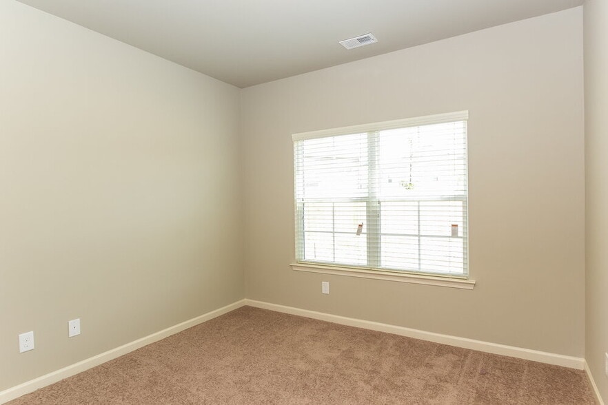 Building Photo - 1215 Nottley Dr