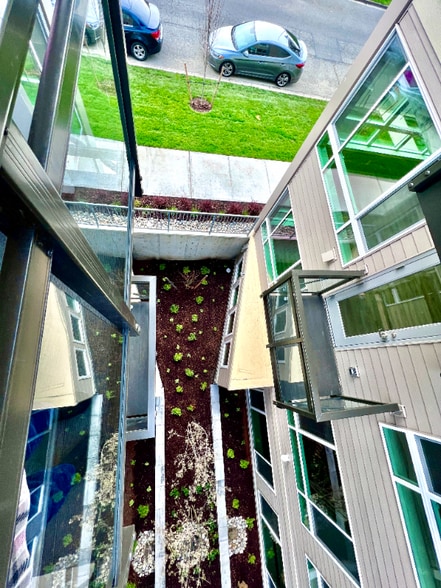 Building Photo - 2330 Yakima Ct