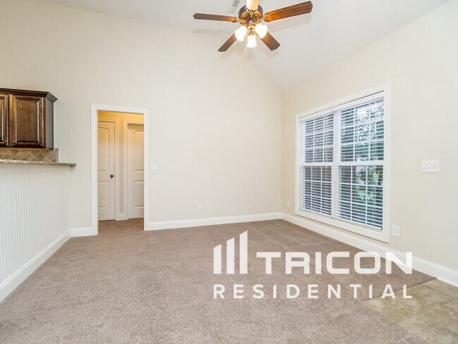 Building Photo - 3621 Jerry Anderson Dr