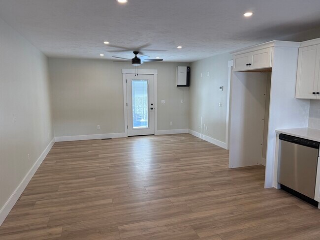 Building Photo - 480 Wareham St