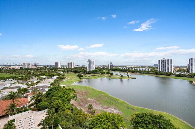 Building Photo - 20000 E Country Club Dr