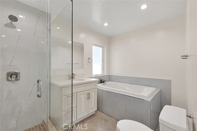 Building Photo - 569 E Cypress Ave