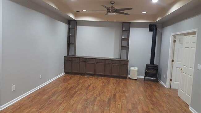 Building Photo - 3885 Waterford Dr