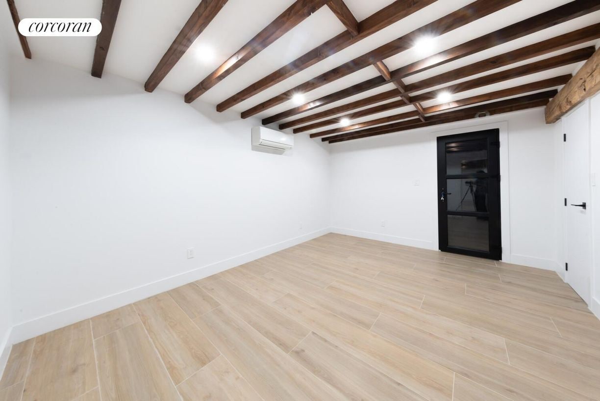 Building Photo - 183 Green St