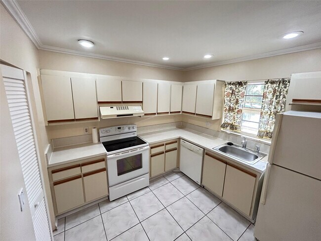 Building Photo - 3571 NW 94th Ave